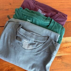🦊 GAP Classic T-Shirt Bundle - Grey, Green and Burgundy